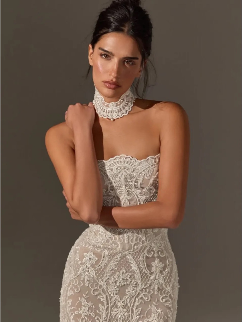 Lace strapless dress - Picture 2 of 8